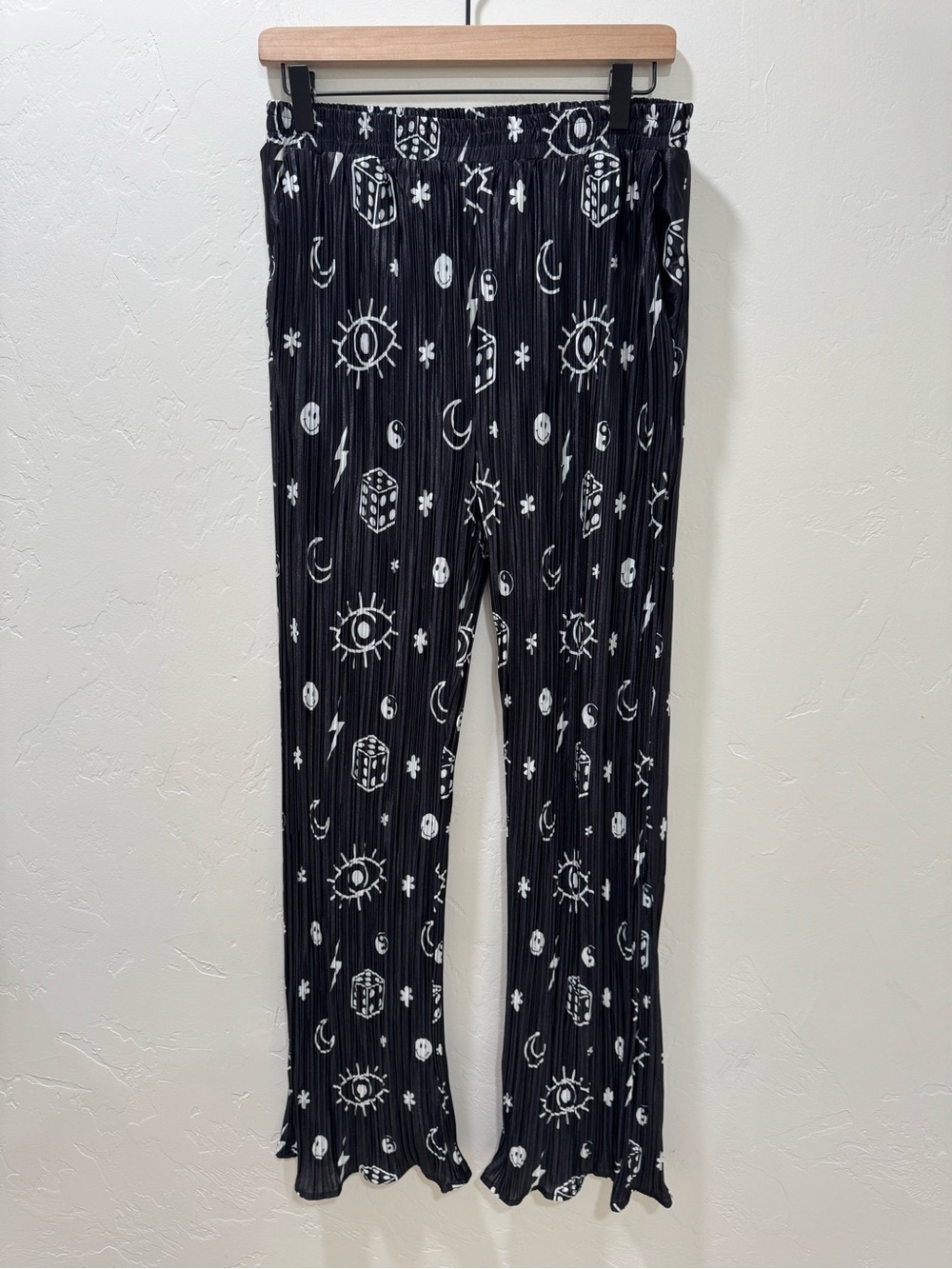 NWT Dressed in Lala What's Your Sign Notched Collar Plisse Set Black Medium - Picture 10 of 15
